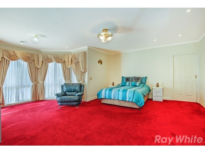12 Lazar Grove, South Morang VIC 3752