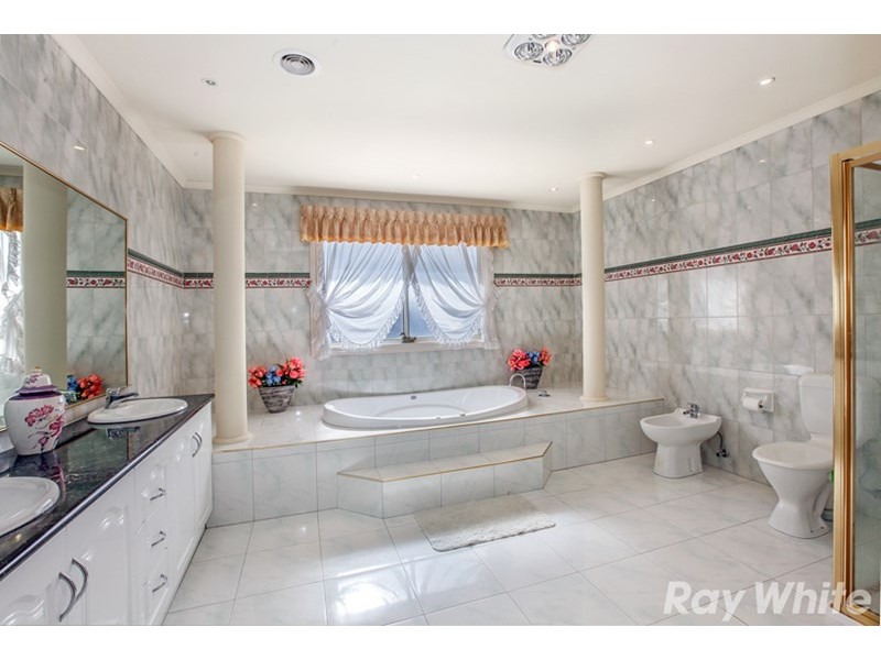 12 Lazar Grove, South Morang VIC 3752