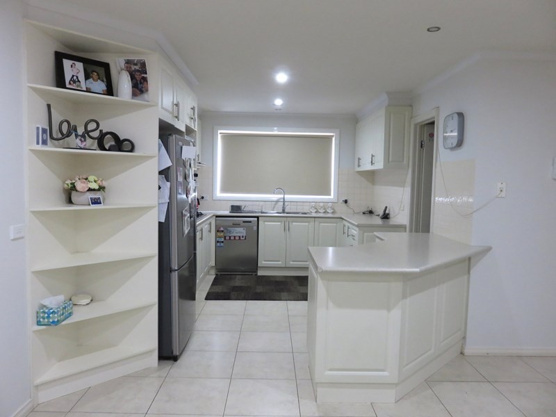 27 Auburn Road, South Morang VIC 3752