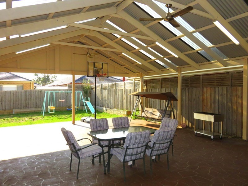 27 Auburn Road, South Morang VIC 3752