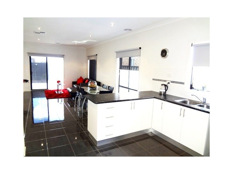 21 Fermont Avenue, Craigieburn VIC 3064