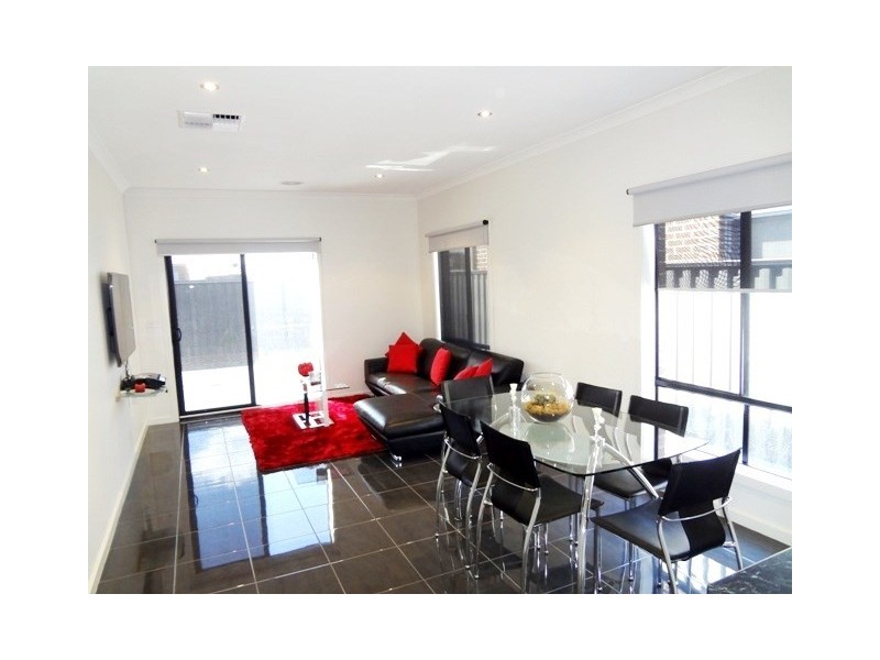 21 Fermont Avenue, Craigieburn VIC 3064