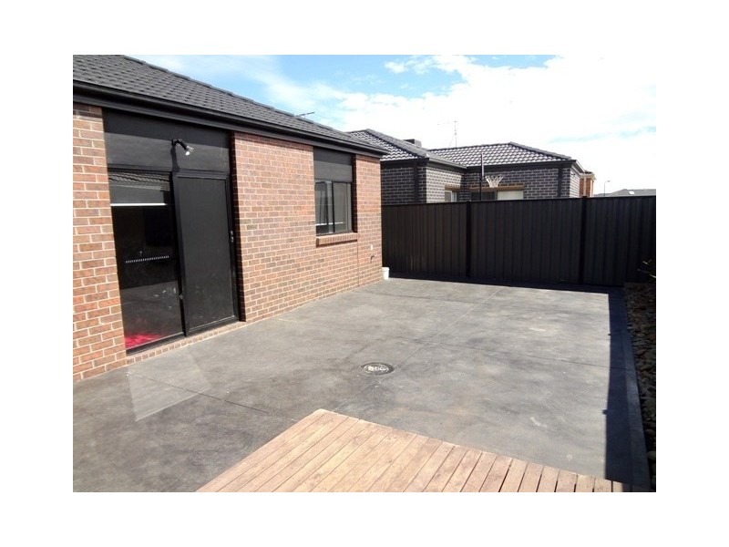 21 Fermont Avenue, Craigieburn VIC 3064