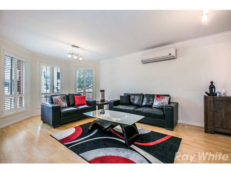 6 Romina Way, South Morang VIC 3752