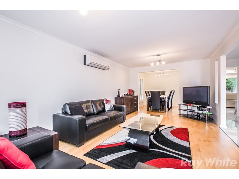 6 Romina Way, South Morang VIC 3752