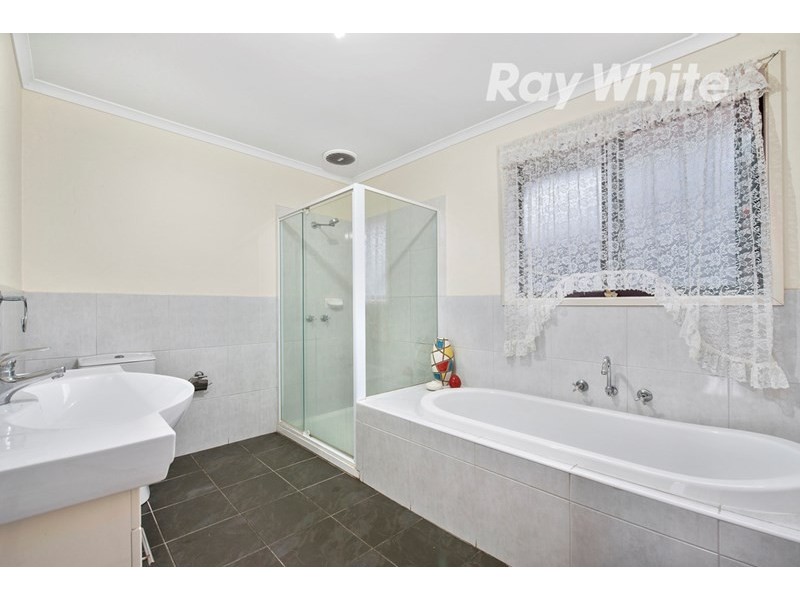 66 Buckmaster Drive, Mill Park VIC 3082
