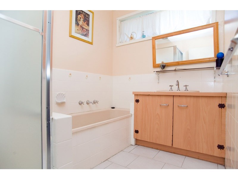 22 Pallant Avenue, Reservoir VIC 3073
