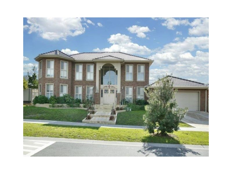 14 Shamrock Drive, Mill Park VIC 3082