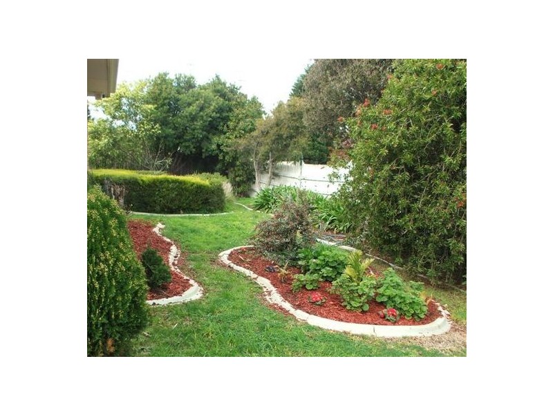 28 Golf Links Drive, Mill Park VIC 3082