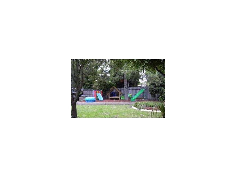 28 Golf Links Drive, Mill Park VIC 3082