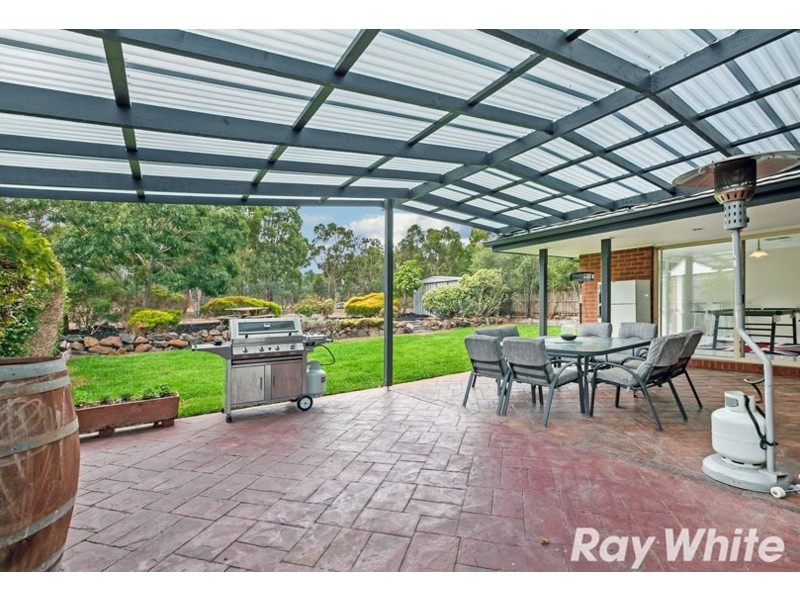 11 River Redgum Place, South Morang VIC 3752