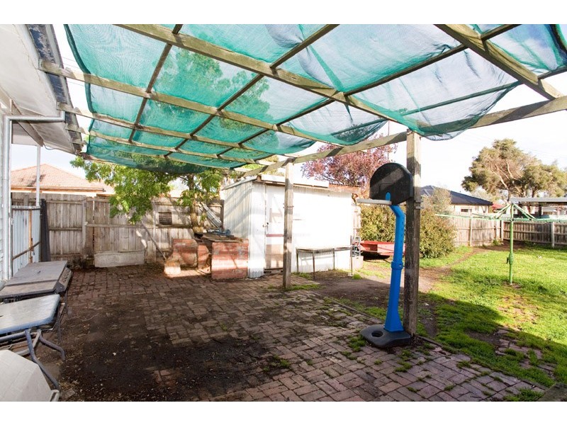 33 Dickens Street, Lalor VIC 3075