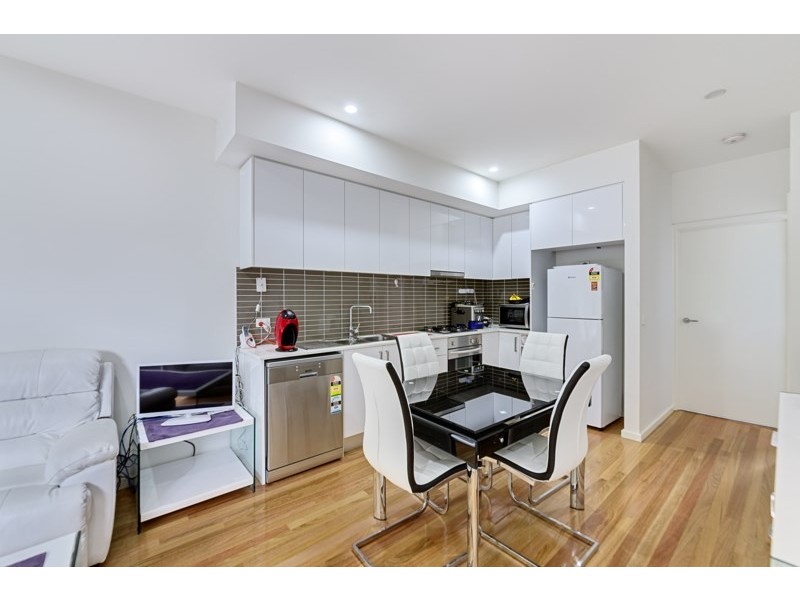 2/2 Grandview Street, Glenroy VIC 3046