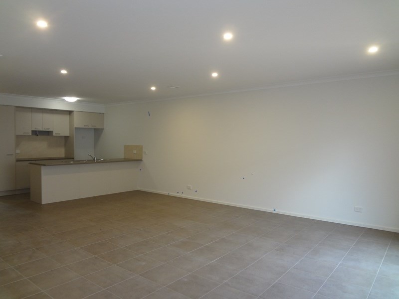 8 Olvine Place, Epping VIC 3076