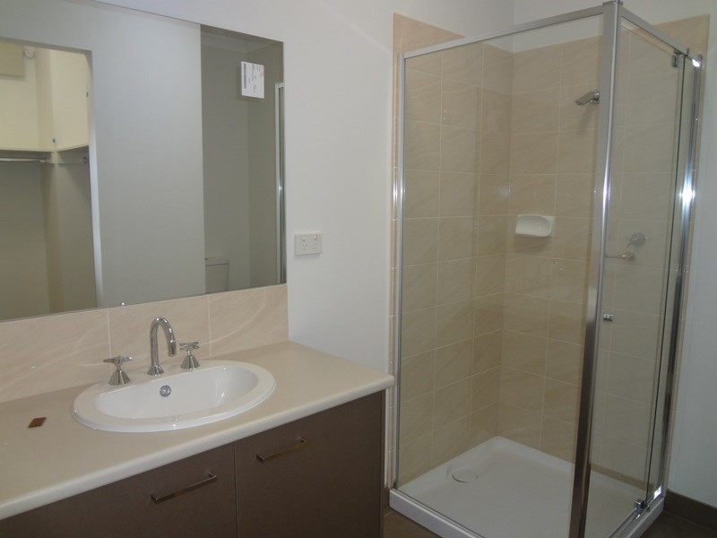 8 Olvine Place, Epping VIC 3076