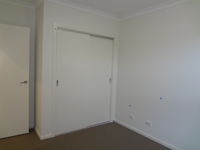 8 Olvine Place, Epping VIC 3076