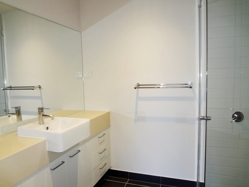 212/40 Bush Boulevard, Mill Park VIC 3082