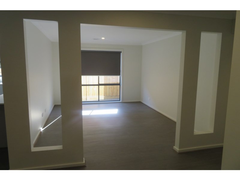 27 Bedstraw Street, Mernda VIC 3754