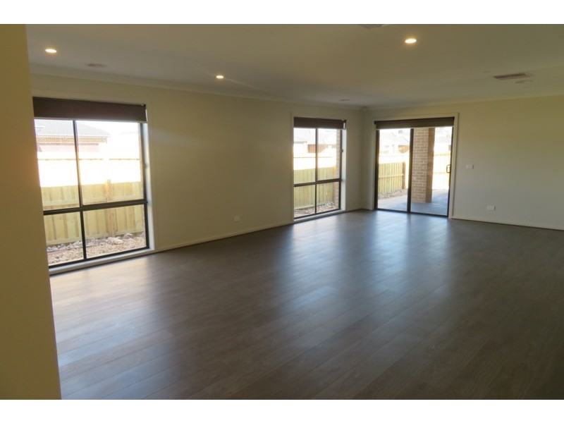 27 Bedstraw Street, Mernda VIC 3754