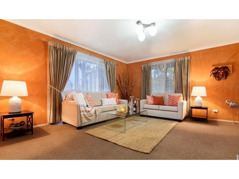 7 Dalray Close, Mill Park VIC 3082