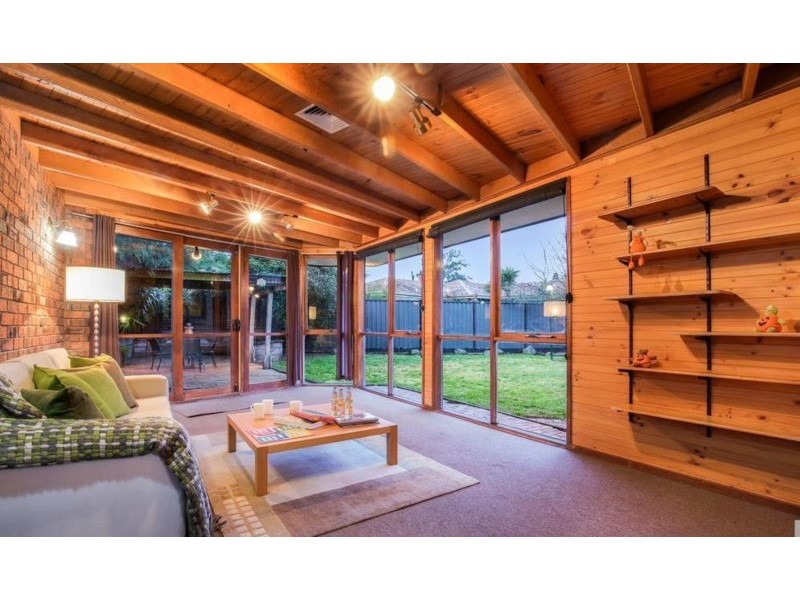 7 Dalray Close, Mill Park VIC 3082