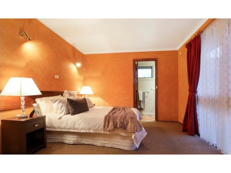 7 Dalray Close, Mill Park VIC 3082