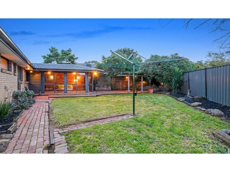 7 Dalray Close, Mill Park VIC 3082