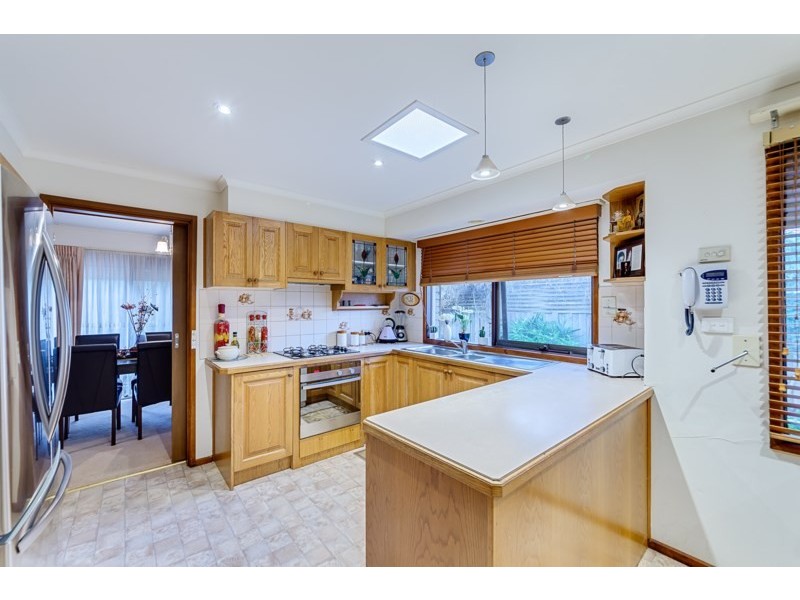 1 Madigan Crescent, Mill Park VIC 3082