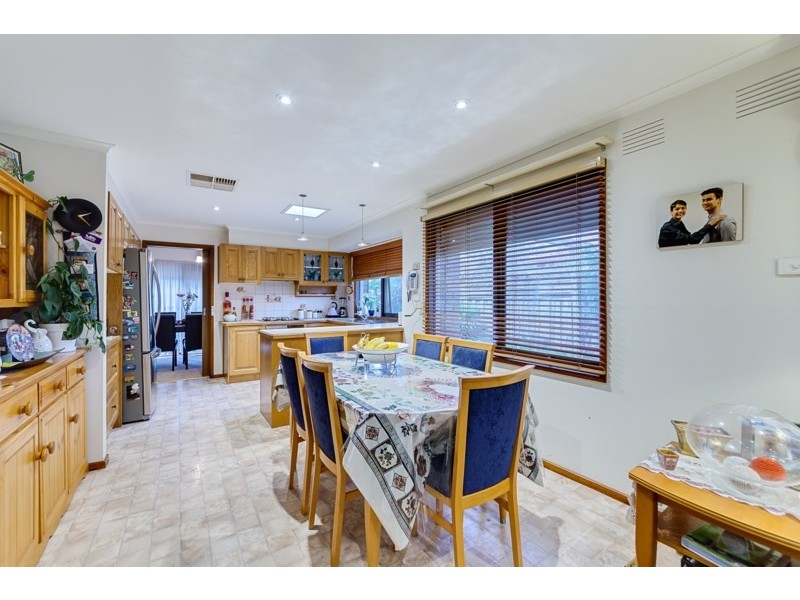 1 Madigan Crescent, Mill Park VIC 3082