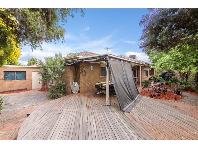 1 Madigan Crescent, Mill Park VIC 3082