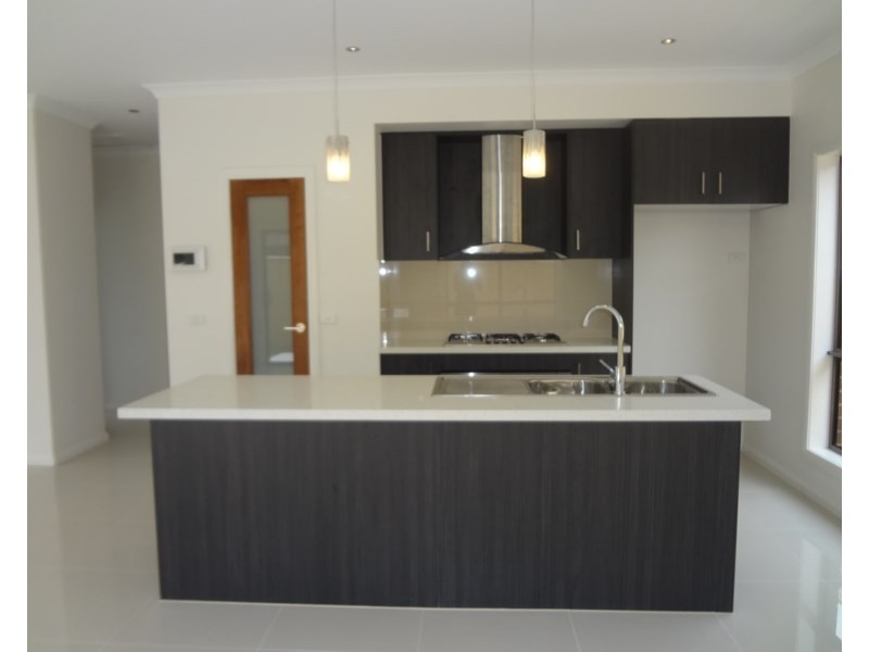 34 Beresford Road, Wollert VIC 3750