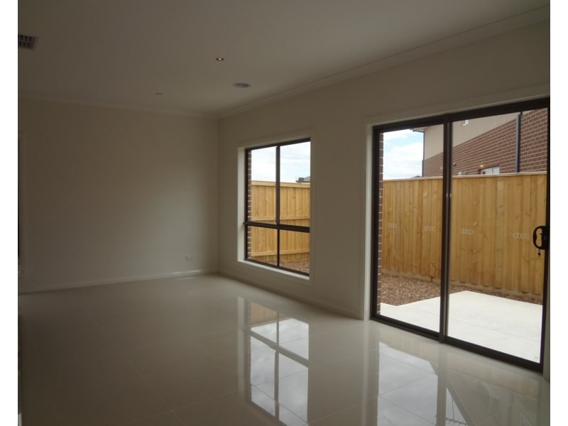 34 Beresford Road, Wollert VIC 3750