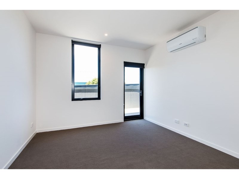 218/30 Oleander Drive, Mill Park VIC 3082