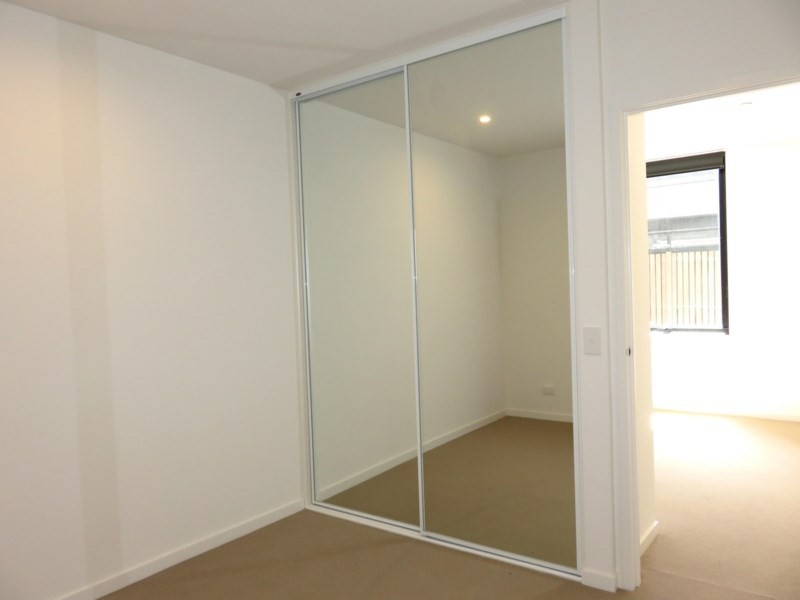 218/30 Oleander Drive, Mill Park VIC 3082