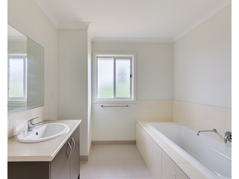 9 Brindabella Chase, Point Cook VIC 3030