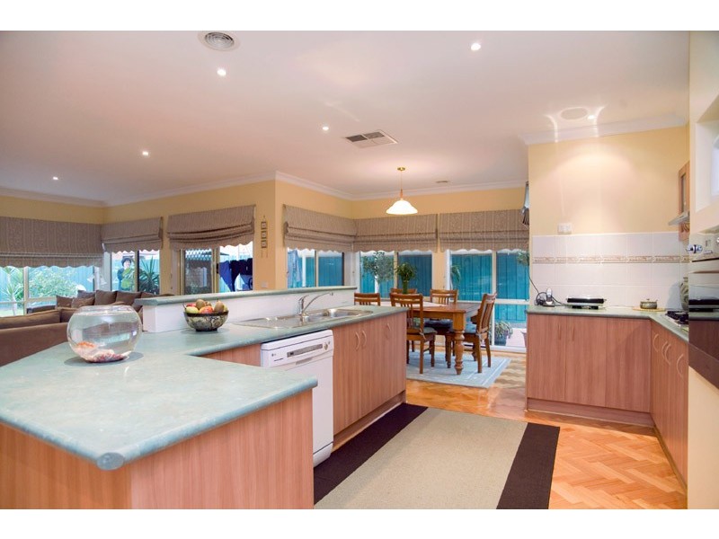 52 Darius Terrace, South Morang VIC 3752