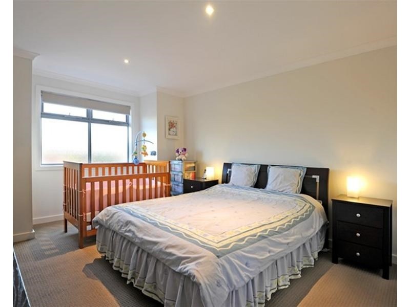 2/59 Cheddar Road, Reservoir VIC 3073