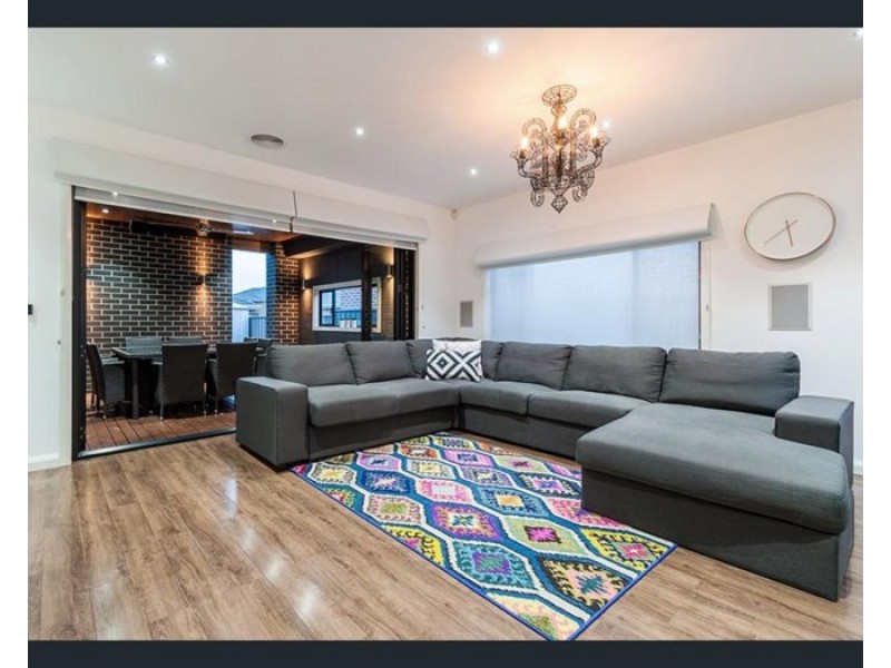 21 Falkland Road, Craigieburn VIC 3064