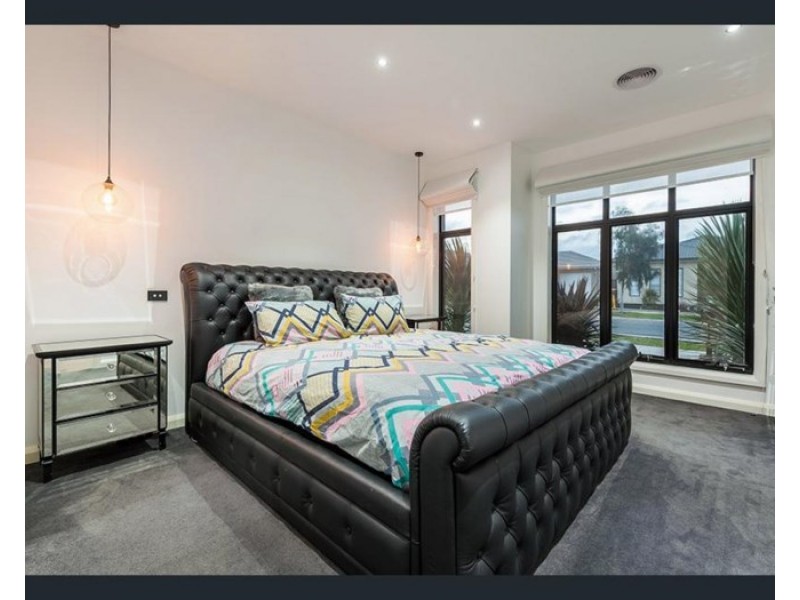 21 Falkland Road, Craigieburn VIC 3064