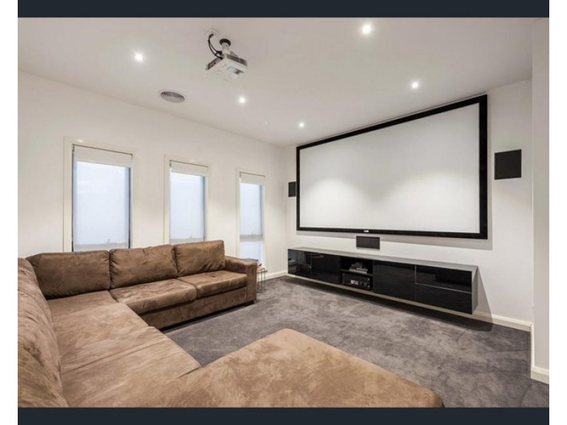 21 Falkland Road, Craigieburn VIC 3064