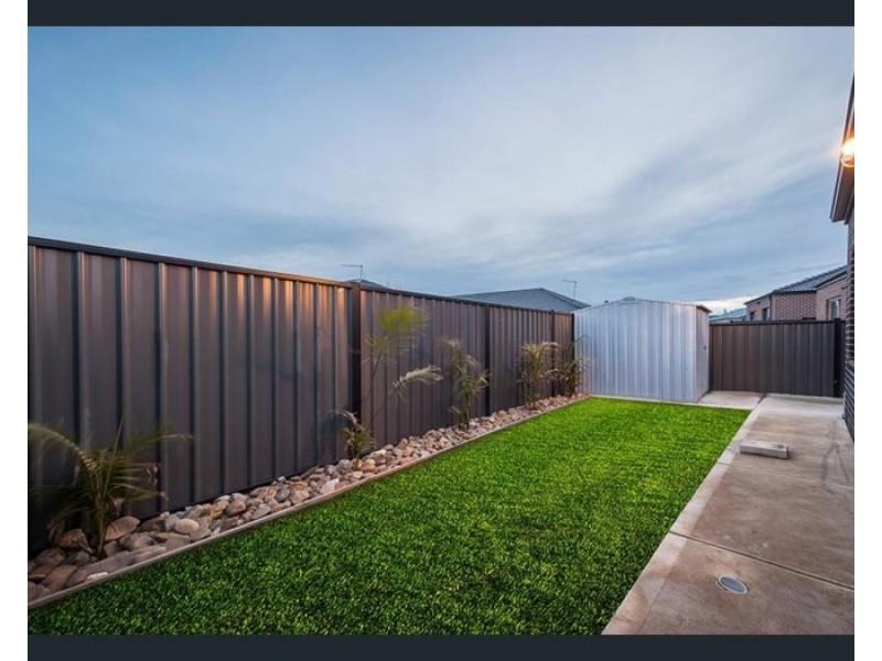21 Falkland Road, Craigieburn VIC 3064