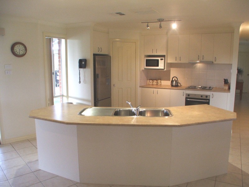 10 Hart Court, Wallan VIC 3756