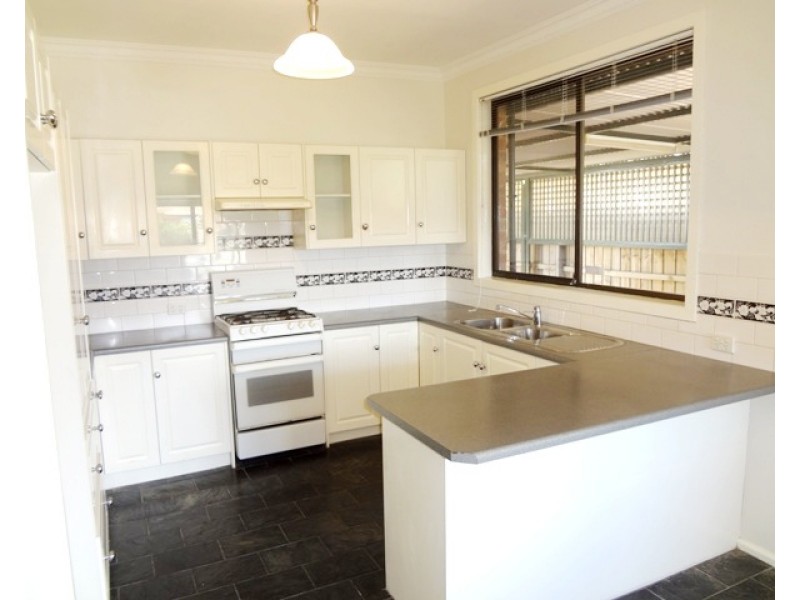 28 Chowne Street, Lalor VIC 3075