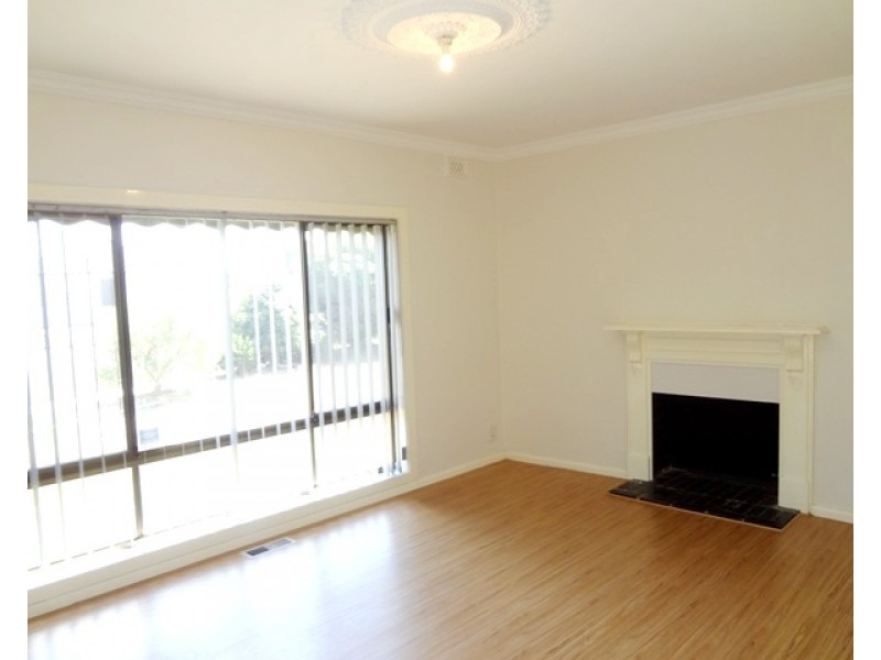28 Chowne Street, Lalor VIC 3075