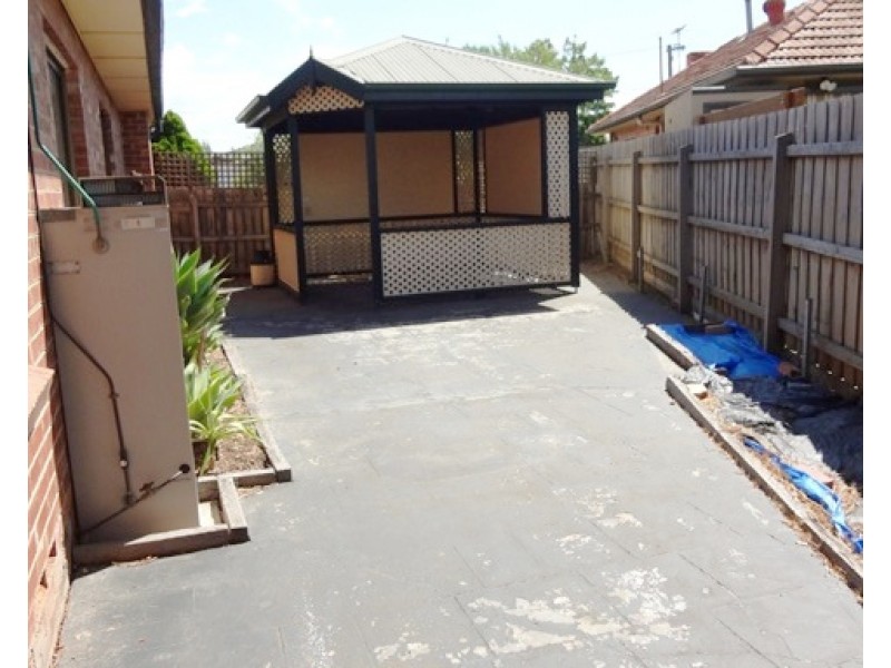 28 Chowne Street, Lalor VIC 3075