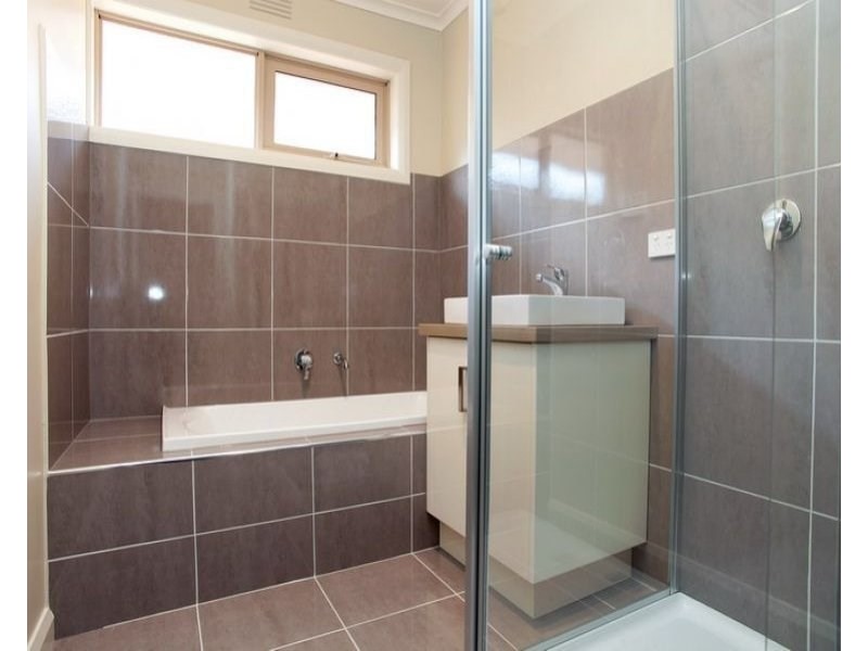 1/19 Lloyd Avenue, Epping VIC 3076