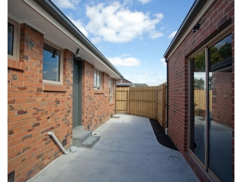 1/19 Lloyd Avenue, Epping VIC 3076