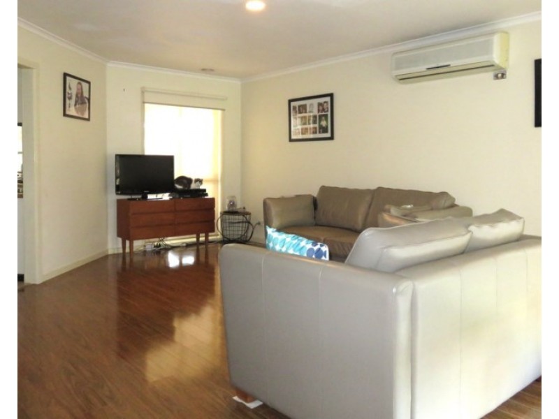 25 Pollock Drive, Mill Park VIC 3082