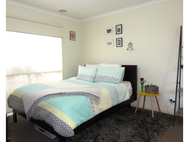 25 Pollock Drive, Mill Park VIC 3082