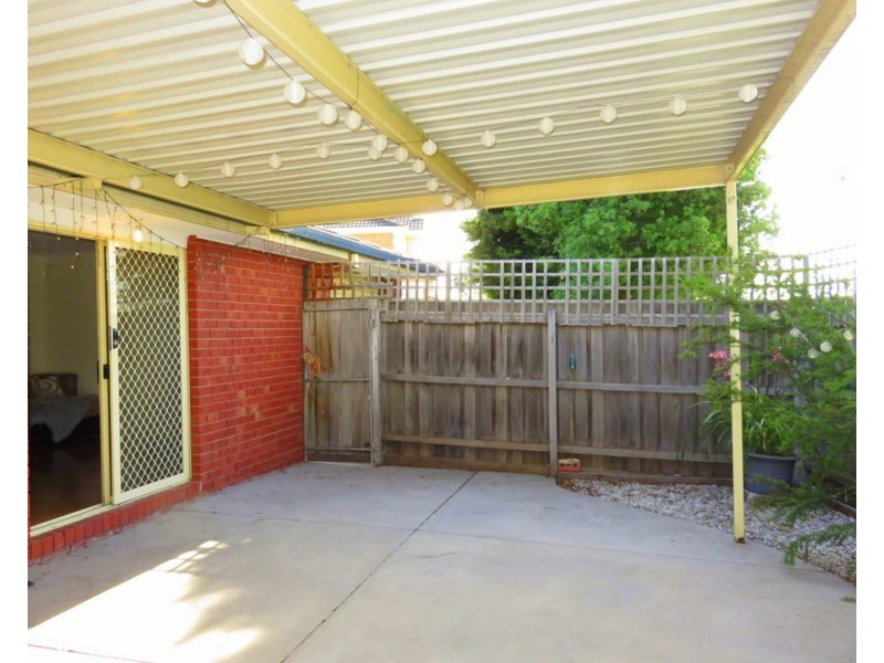 25 Pollock Drive, Mill Park VIC 3082